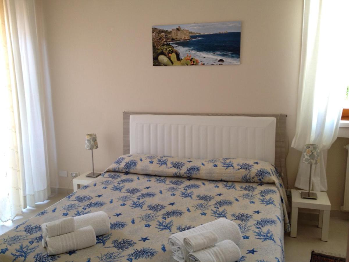 Bed and Breakfast La Castellese Aci Castello Exterior foto